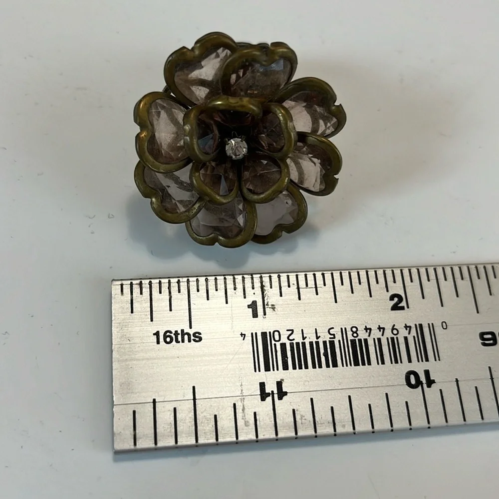 Vintage flower petal ring stretchy band center rhinestone costume jewelry fun